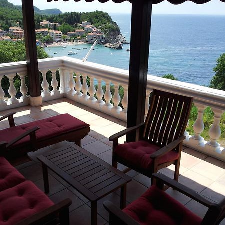 Villa Sara Guesthouse Sveti Stefan Eksteriør bilde