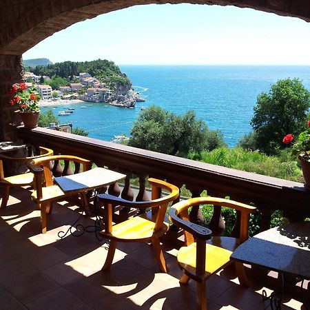 Villa Sara Guesthouse Sveti Stefan Eksteriør bilde