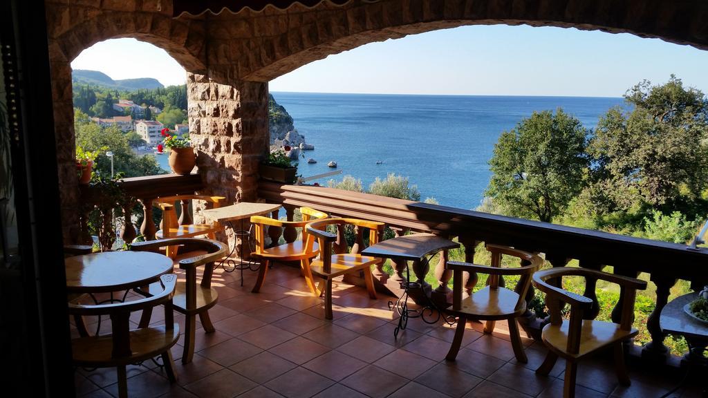 Villa Sara Guesthouse Sveti Stefan Eksteriør bilde