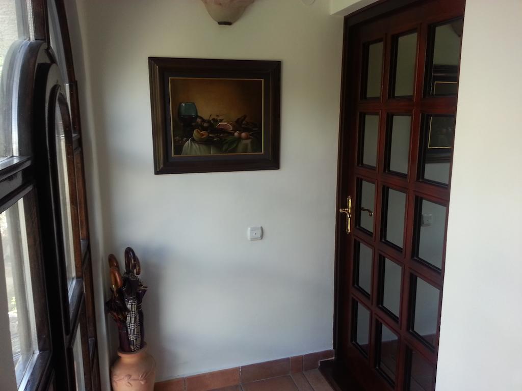 Villa Sara Guesthouse Sveti Stefan Eksteriør bilde