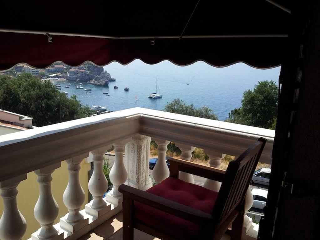 Villa Sara Guesthouse Sveti Stefan Eksteriør bilde