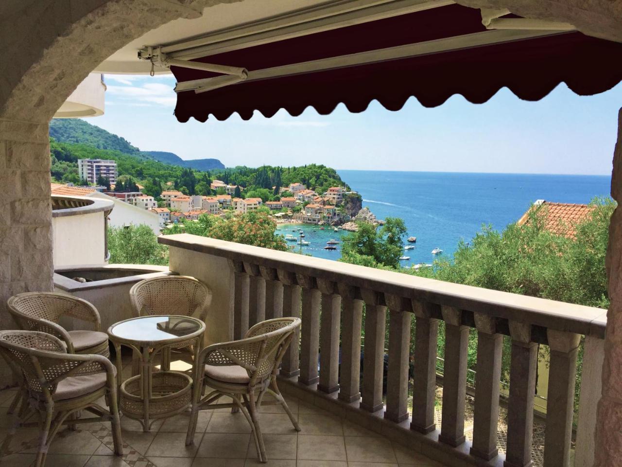 Villa Sara Guesthouse Sveti Stefan Eksteriør bilde