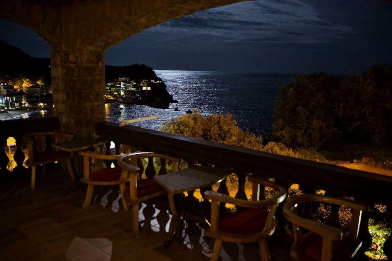 Villa Sara Guesthouse Sveti Stefan Eksteriør bilde